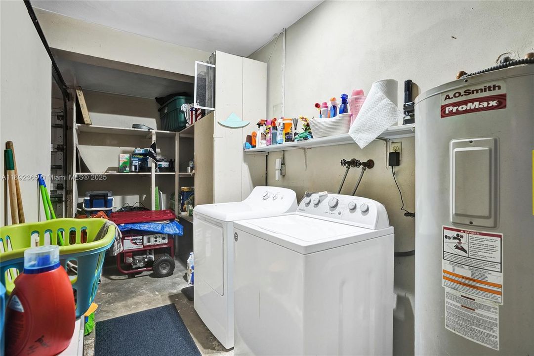 Под контрактом: $840,000 (4 спален, 2 ванн, 2021 Квадратных фут)