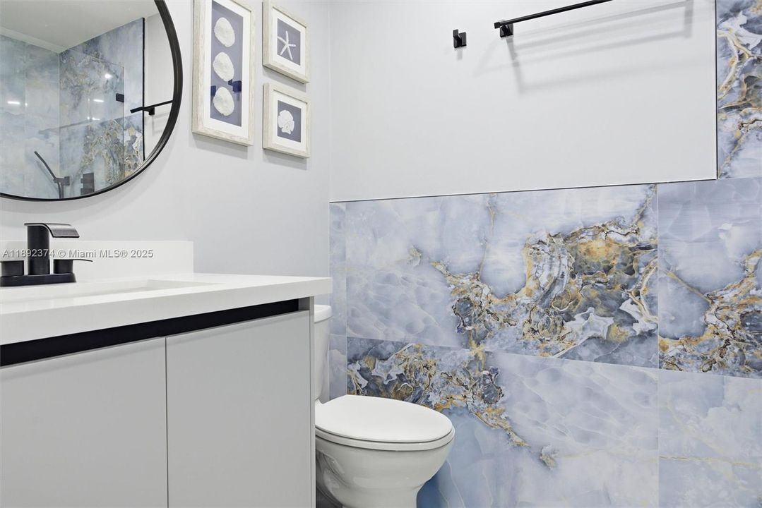 最近售出: $3,449,000 (6 贝兹, 5 浴室, 3024 平方英尺)