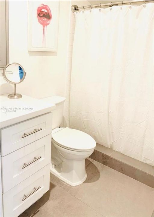 合同活跃: $3,200 (3 贝兹, 3 浴室, 1802 平方英尺)