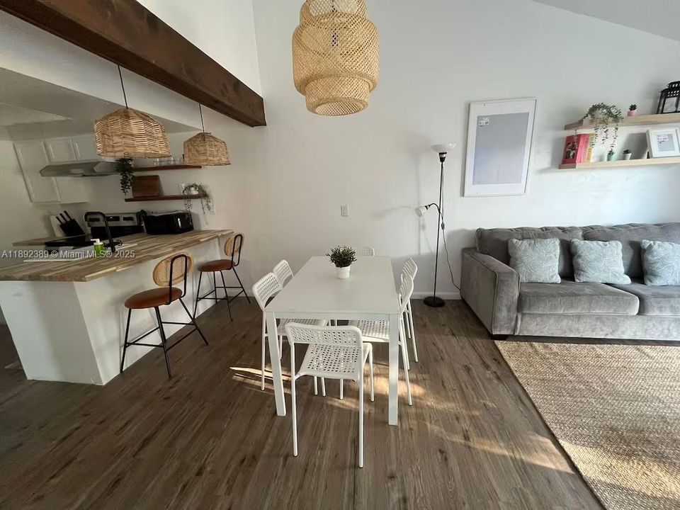 В аренду: $1,650 (2 спален, 1 ванн, 800 Квадратных фут)