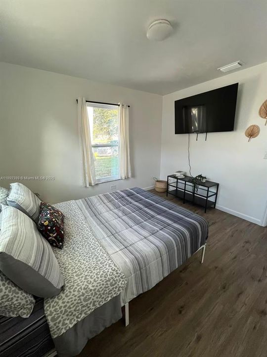 В аренду: $1,650 (2 спален, 1 ванн, 800 Квадратных фут)