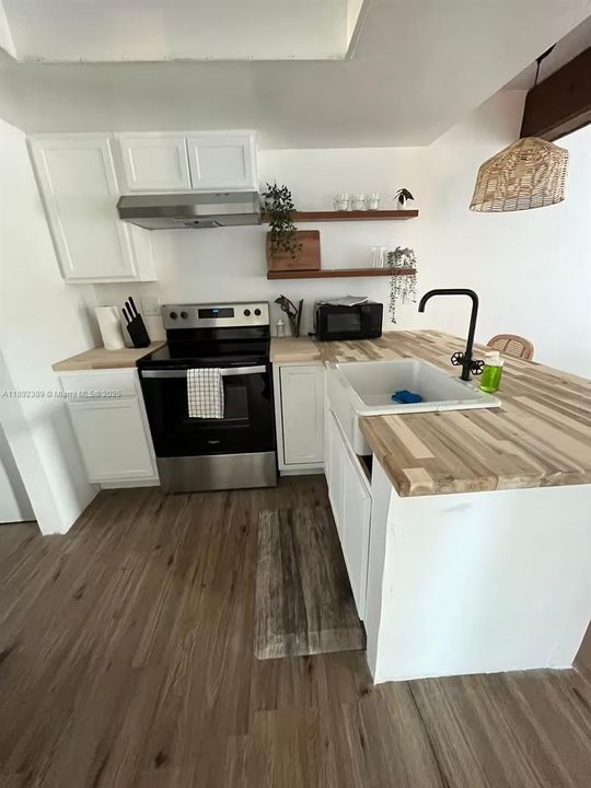 В аренду: $1,650 (2 спален, 1 ванн, 800 Квадратных фут)