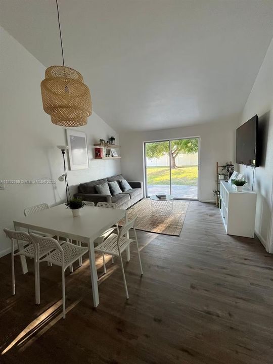 В аренду: $1,650 (2 спален, 1 ванн, 800 Квадратных фут)