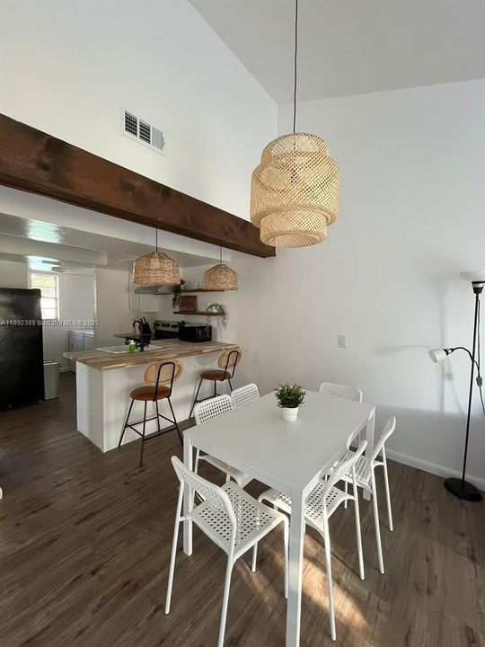 В аренду: $1,650 (2 спален, 1 ванн, 800 Квадратных фут)