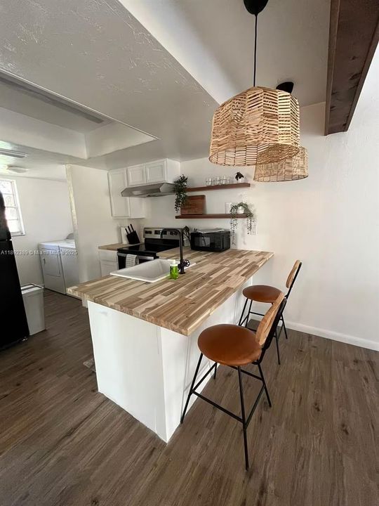 В аренду: $1,650 (2 спален, 1 ванн, 800 Квадратных фут)