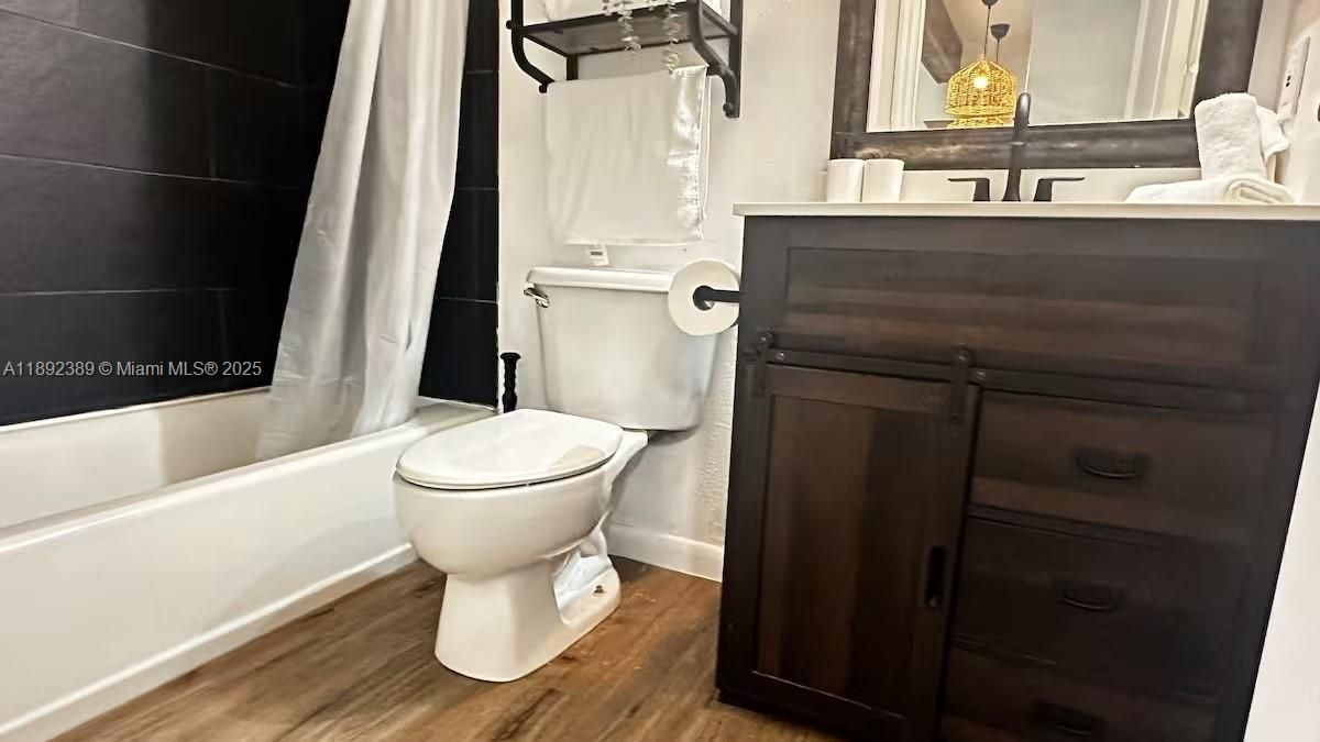 В аренду: $1,650 (2 спален, 1 ванн, 800 Квадратных фут)