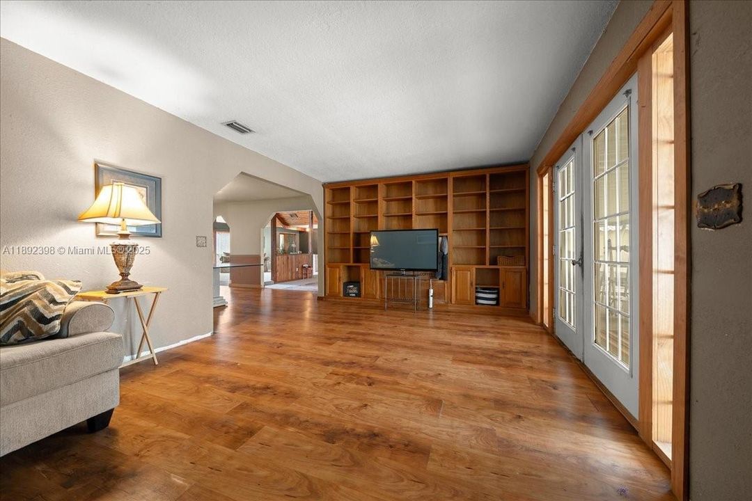 For Sale: $549,000 (5 beds, 4 baths, 0 Square Feet)