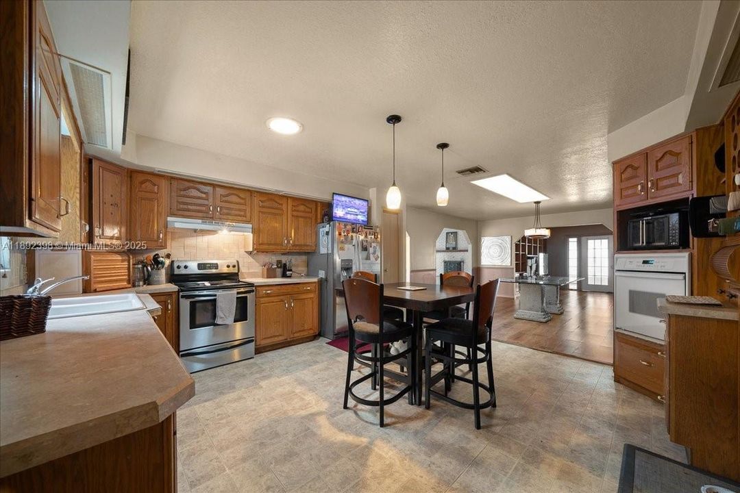 For Sale: $549,000 (5 beds, 4 baths, 0 Square Feet)