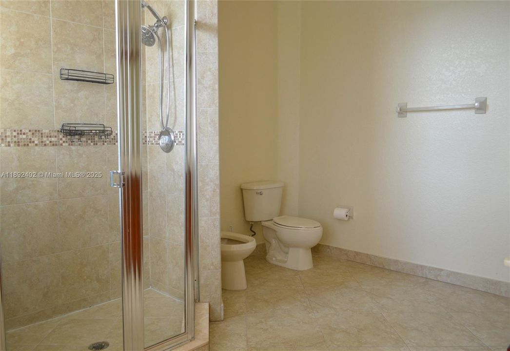 En Venta: $725,000 (4 camas, 2 baños, 2638 Pies cuadrados)