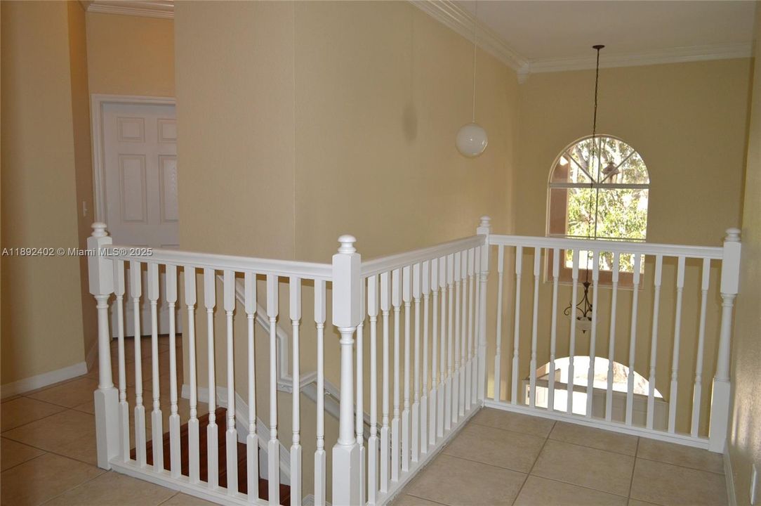 En Venta: $725,000 (4 camas, 2 baños, 2638 Pies cuadrados)