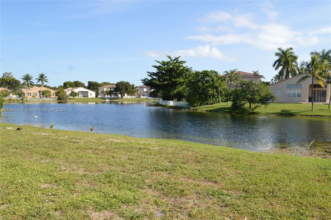 Fantastic Lake View w Room for Pool