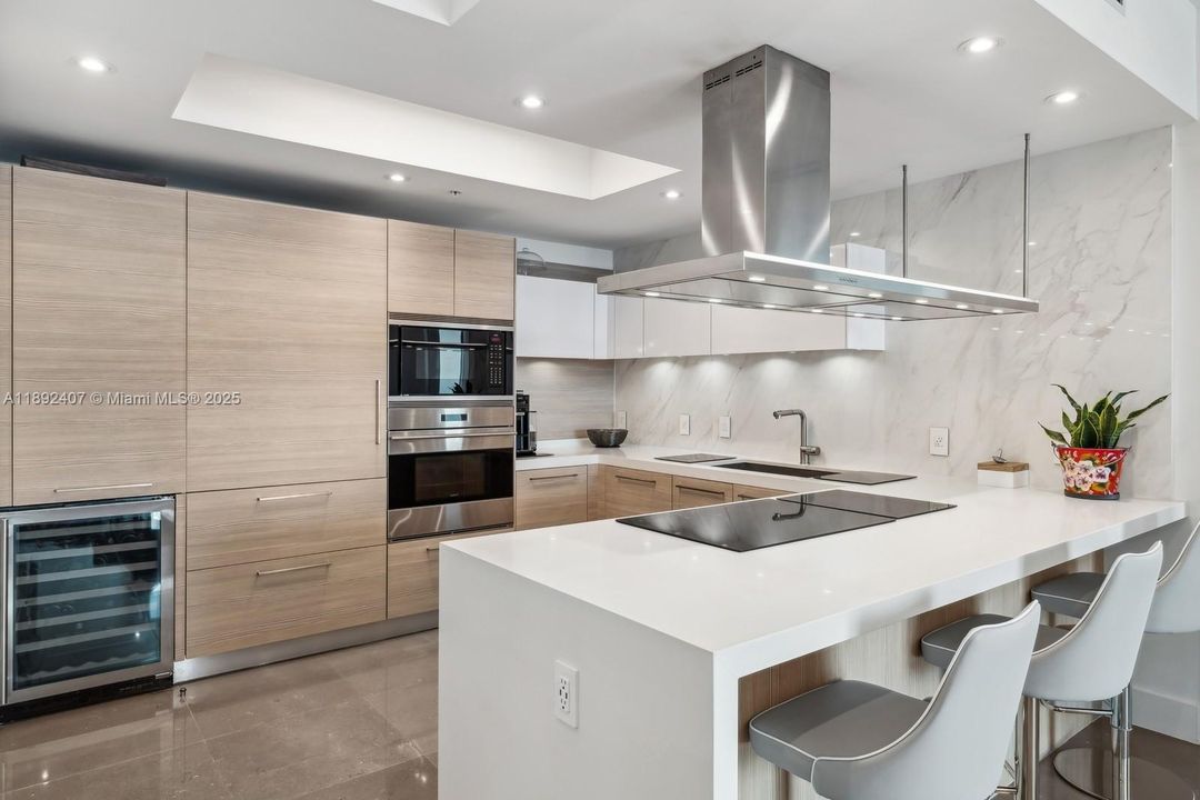 For Sale: $1,350,000 (3 beds, 3 baths, 1961 Square Feet)