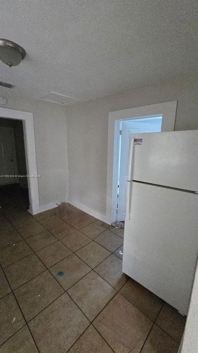 Recientemente alquilado: $975 (3 camas, 1 baños, 3485 Pies cuadrados)