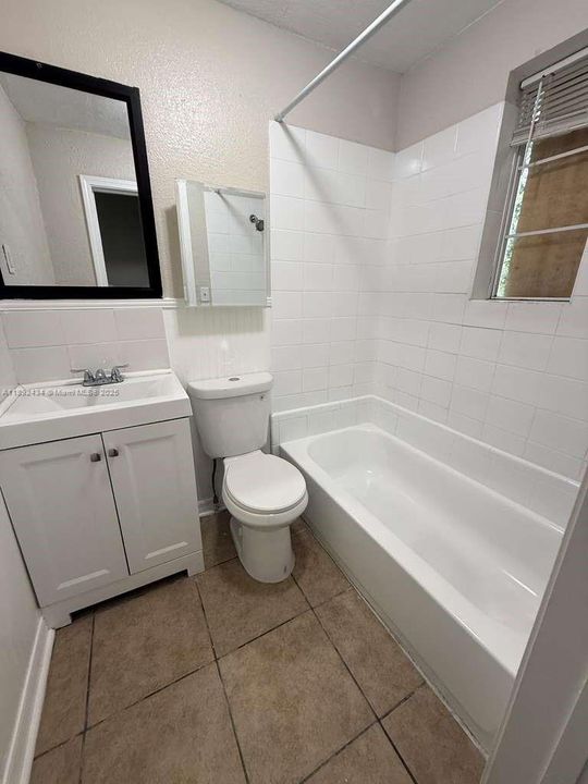 Recientemente alquilado: $975 (3 camas, 1 baños, 3485 Pies cuadrados)