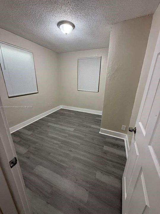 Recientemente alquilado: $975 (3 camas, 1 baños, 3485 Pies cuadrados)