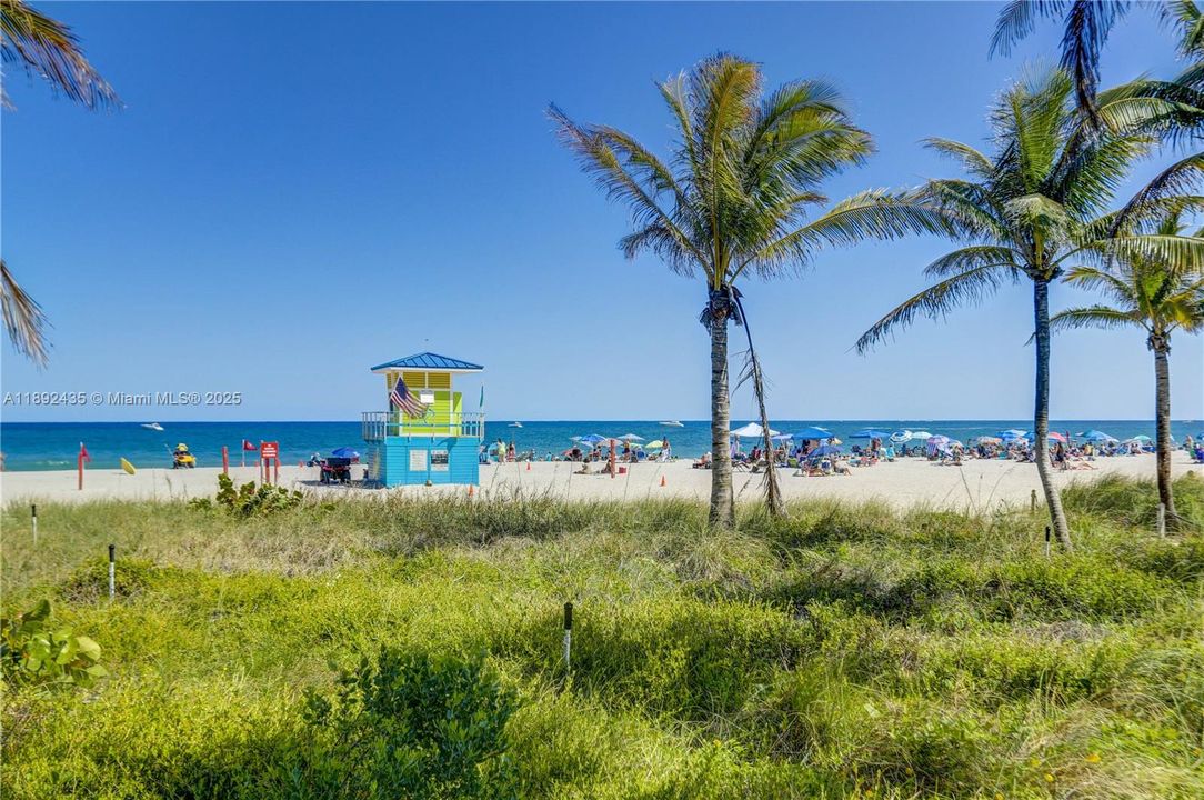 For Sale: $279,900 (2 beds, 2 baths, 948 Square Feet)