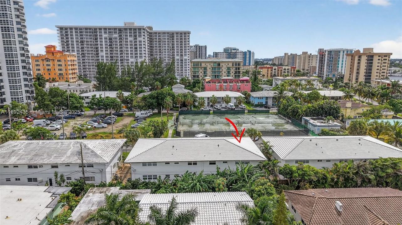 For Sale: $279,900 (2 beds, 2 baths, 948 Square Feet)