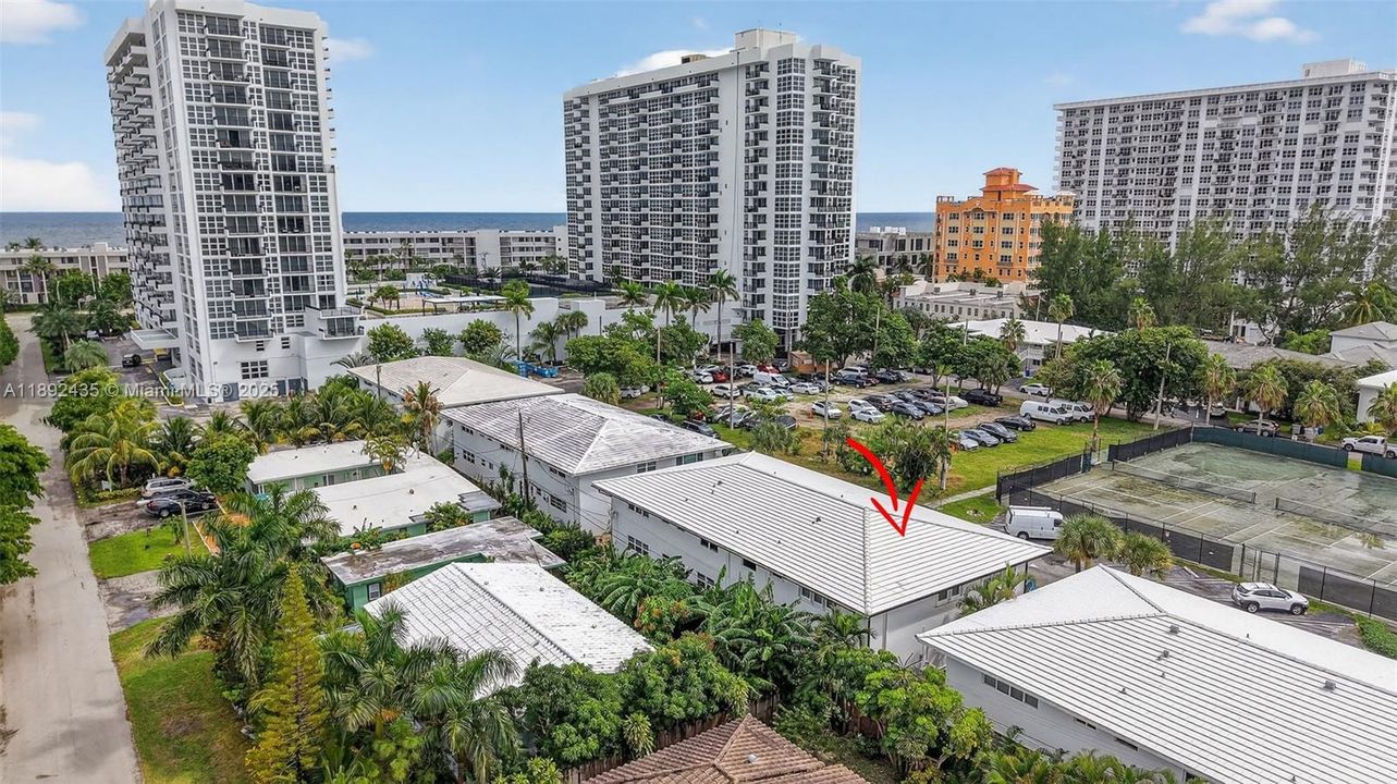 For Sale: $279,900 (2 beds, 2 baths, 948 Square Feet)