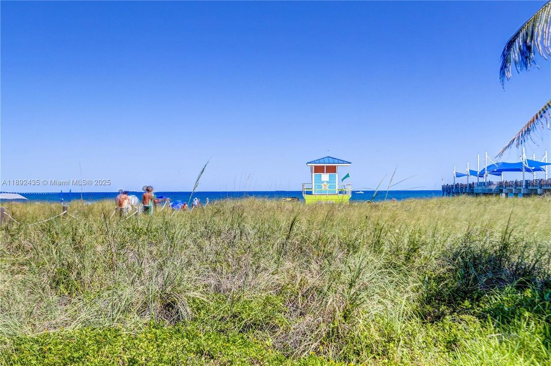 For Sale: $279,900 (2 beds, 2 baths, 948 Square Feet)