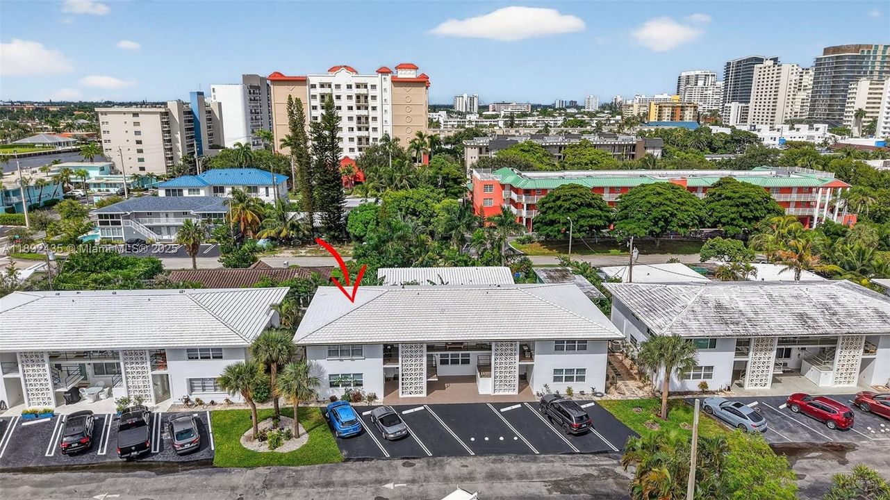 For Sale: $279,900 (2 beds, 2 baths, 948 Square Feet)