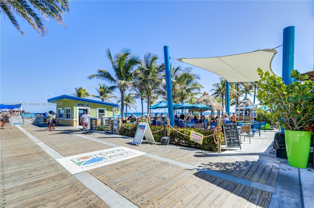 For Sale: $279,900 (2 beds, 2 baths, 948 Square Feet)