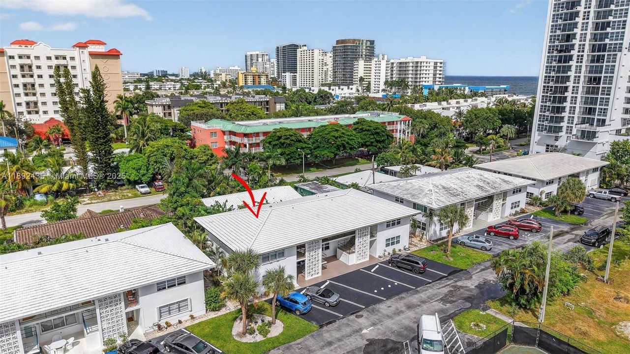 For Sale: $279,900 (2 beds, 2 baths, 948 Square Feet)