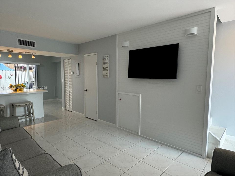 Recientemente alquilado: $2,500 (2 camas, 1 baños, 828 Pies cuadrados)