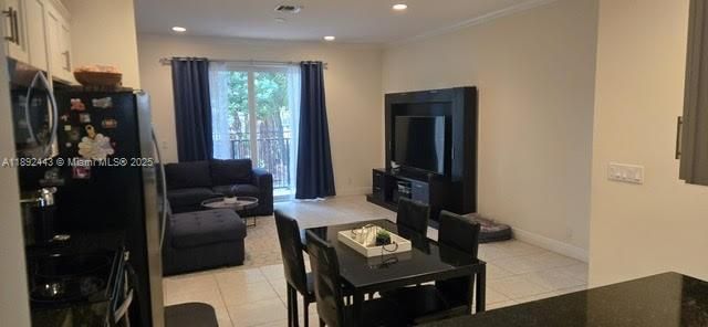 En Venta: $355,000 (3 camas, 2 baños, 1590 Pies cuadrados)