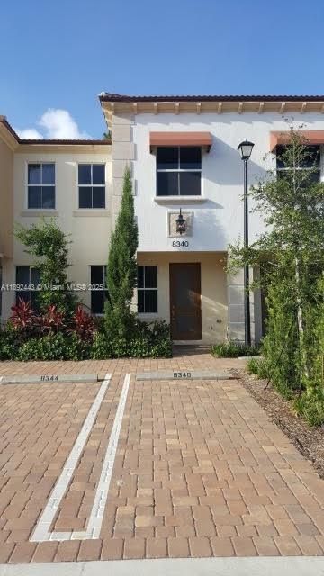 En Venta: $355,000 (3 camas, 2 baños, 1590 Pies cuadrados)