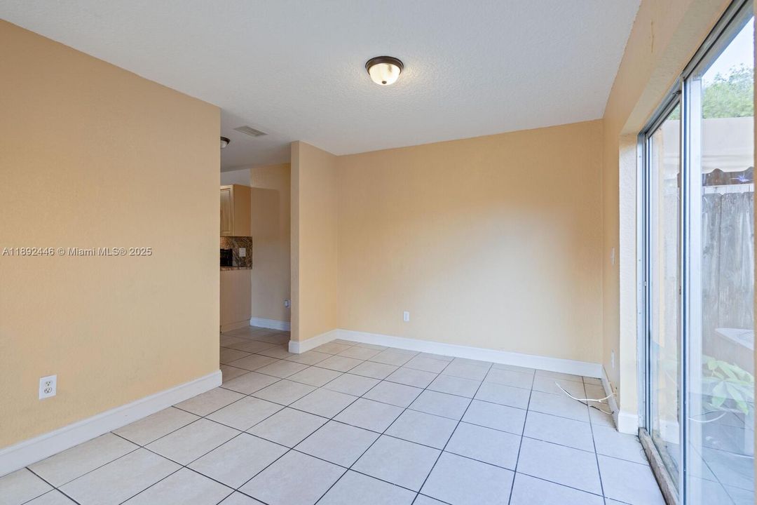 For Sale: $260,000 (3 beds, 1 baths, 1167 Square Feet)