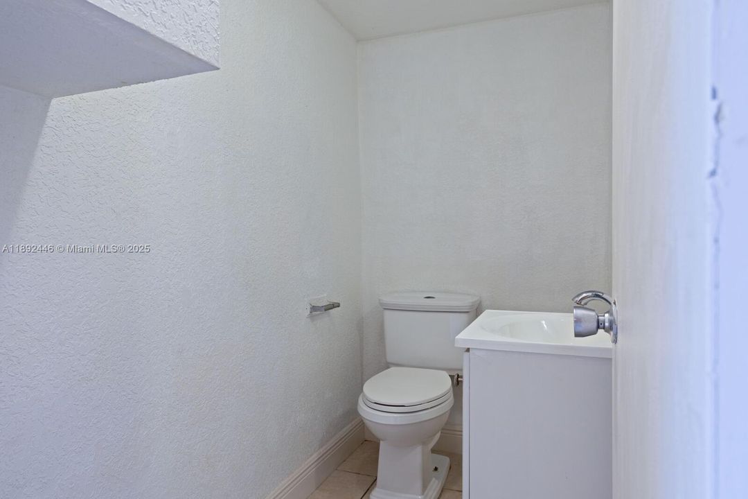 For Sale: $260,000 (3 beds, 1 baths, 1167 Square Feet)