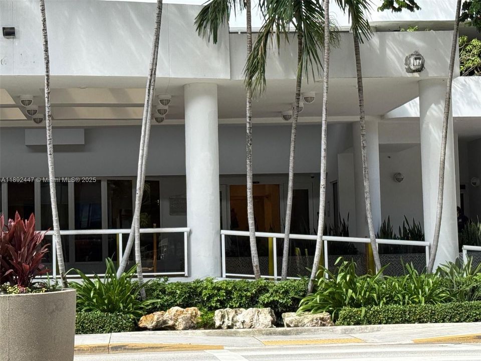 For Sale: $3,450,100 (3 beds, 2 baths, 2660 Square Feet)