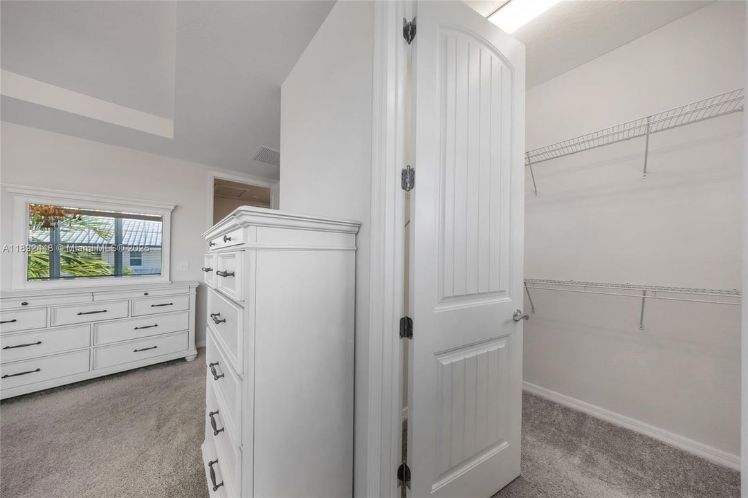 For Sale: $585,000 (3 beds, 2 baths, 1421 Square Feet)