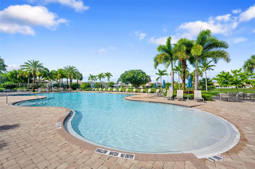 For Sale: $585,000 (3 beds, 2 baths, 1421 Square Feet)