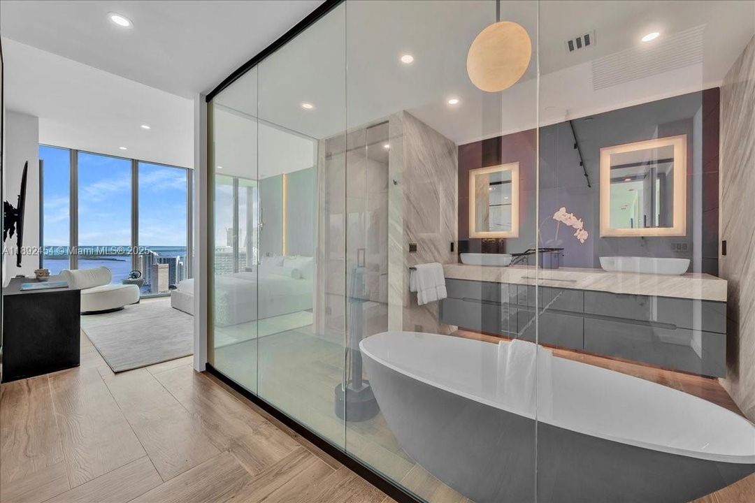 待售: $4,300,000 (3 贝兹, 3 浴室, 2703 平方英尺)