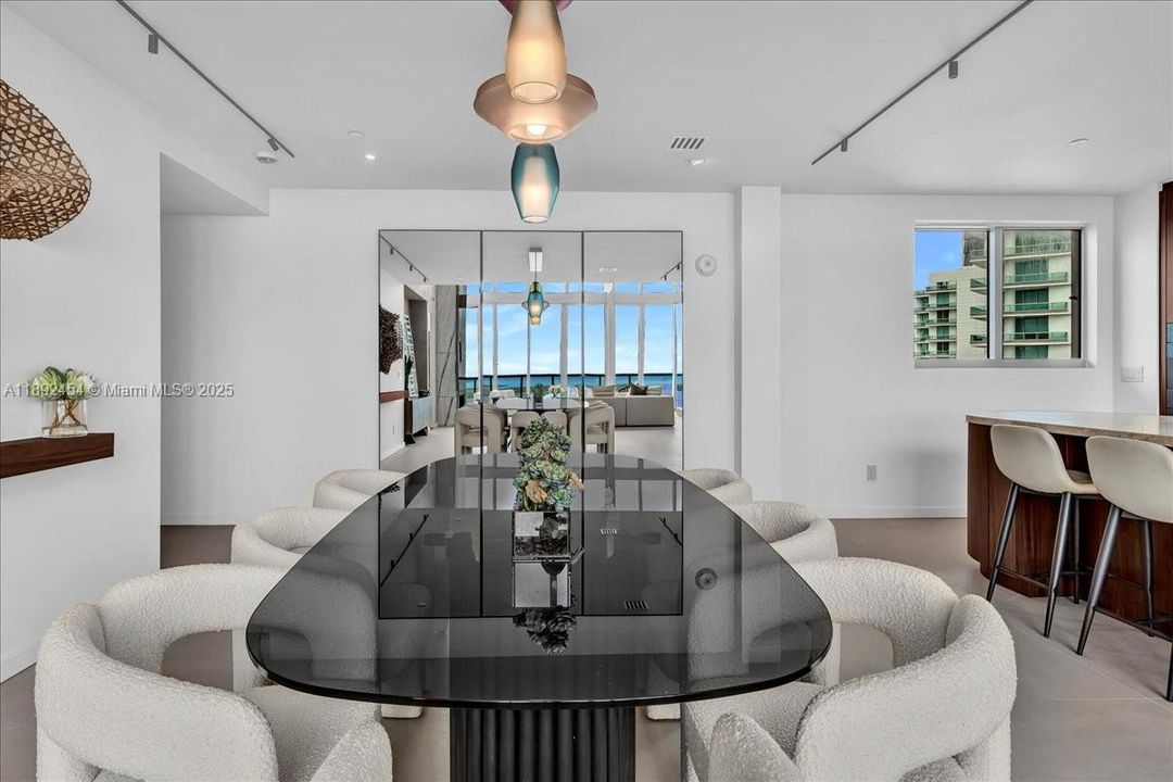 待售: $4,300,000 (3 贝兹, 3 浴室, 2703 平方英尺)