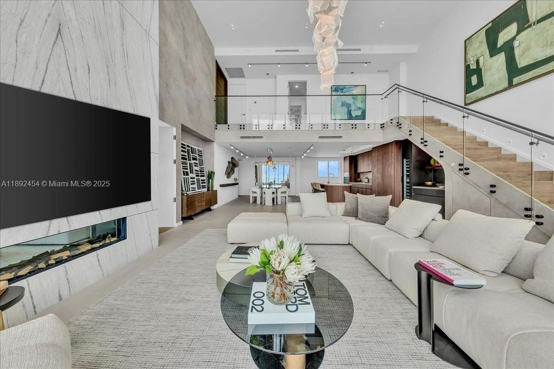 待售: $4,300,000 (3 贝兹, 3 浴室, 2703 平方英尺)