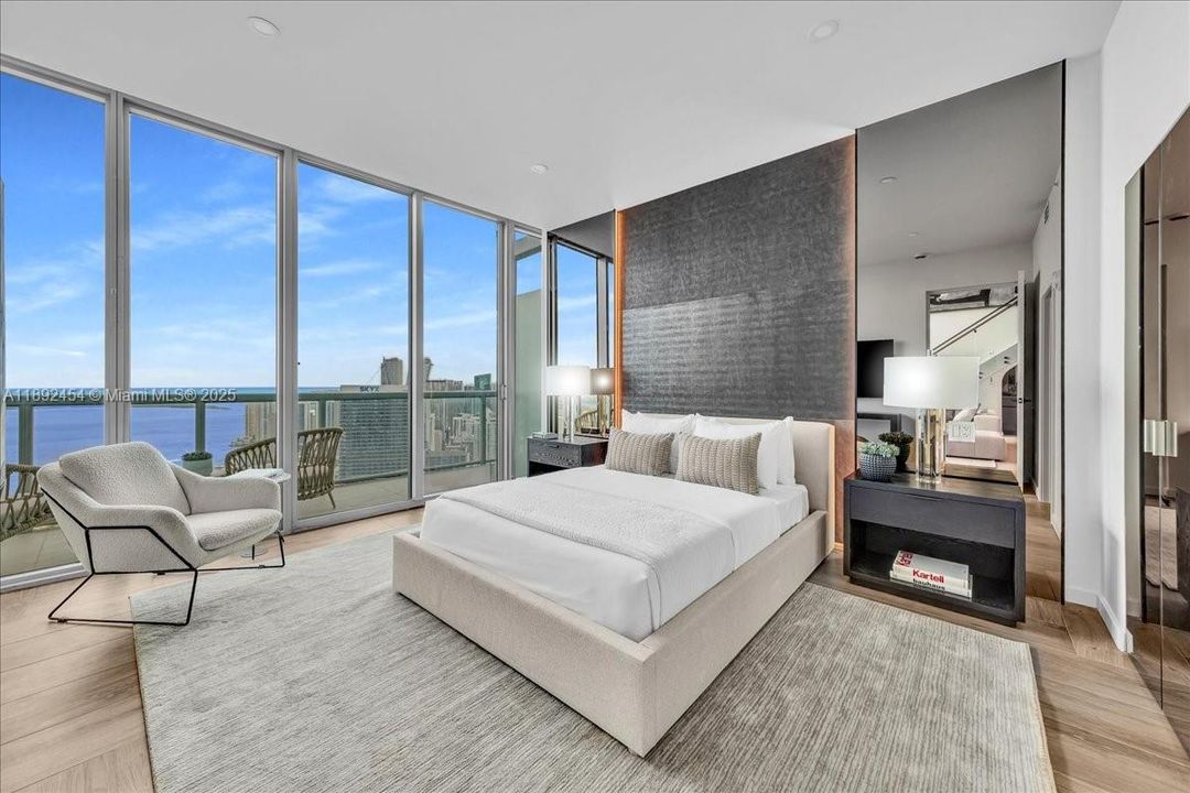 待售: $4,300,000 (3 贝兹, 3 浴室, 2703 平方英尺)