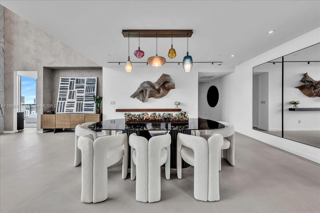 待售: $4,300,000 (3 贝兹, 3 浴室, 2703 平方英尺)