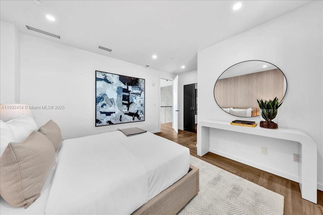 待售: $4,300,000 (3 贝兹, 3 浴室, 2703 平方英尺)