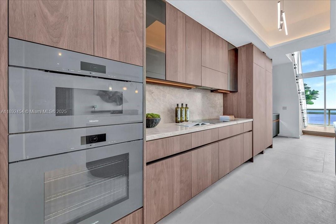 待售: $4,300,000 (3 贝兹, 3 浴室, 2703 平方英尺)