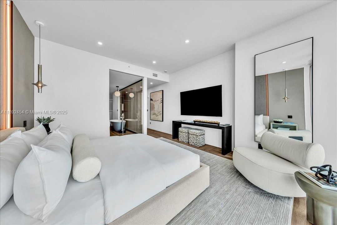 待售: $4,300,000 (3 贝兹, 3 浴室, 2703 平方英尺)