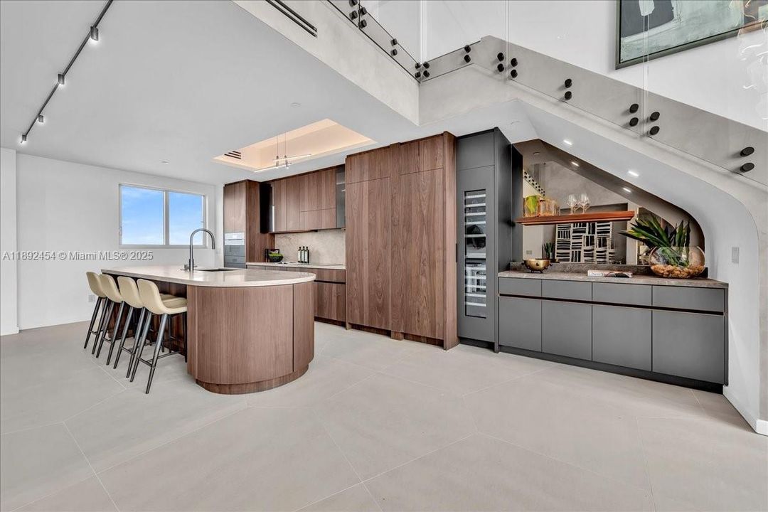 待售: $4,300,000 (3 贝兹, 3 浴室, 2703 平方英尺)