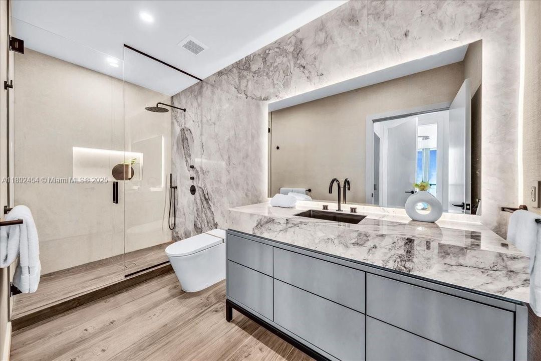 待售: $4,300,000 (3 贝兹, 3 浴室, 2703 平方英尺)