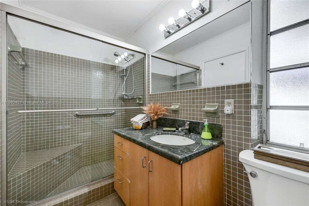 Recently Sold: $1,749,000 (5 beds, 3 baths, 2599 Square Feet)