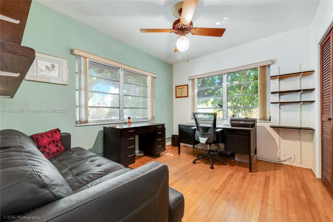 Recently Sold: $1,749,000 (5 beds, 3 baths, 2599 Square Feet)