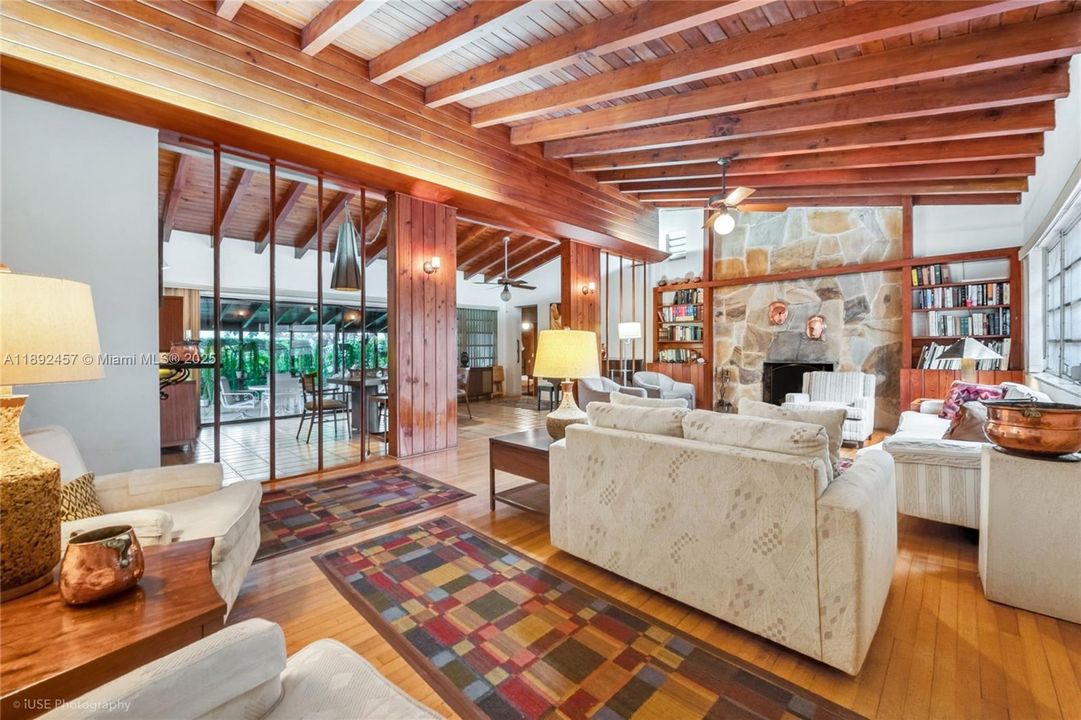 Recently Sold: $1,749,000 (5 beds, 3 baths, 2599 Square Feet)