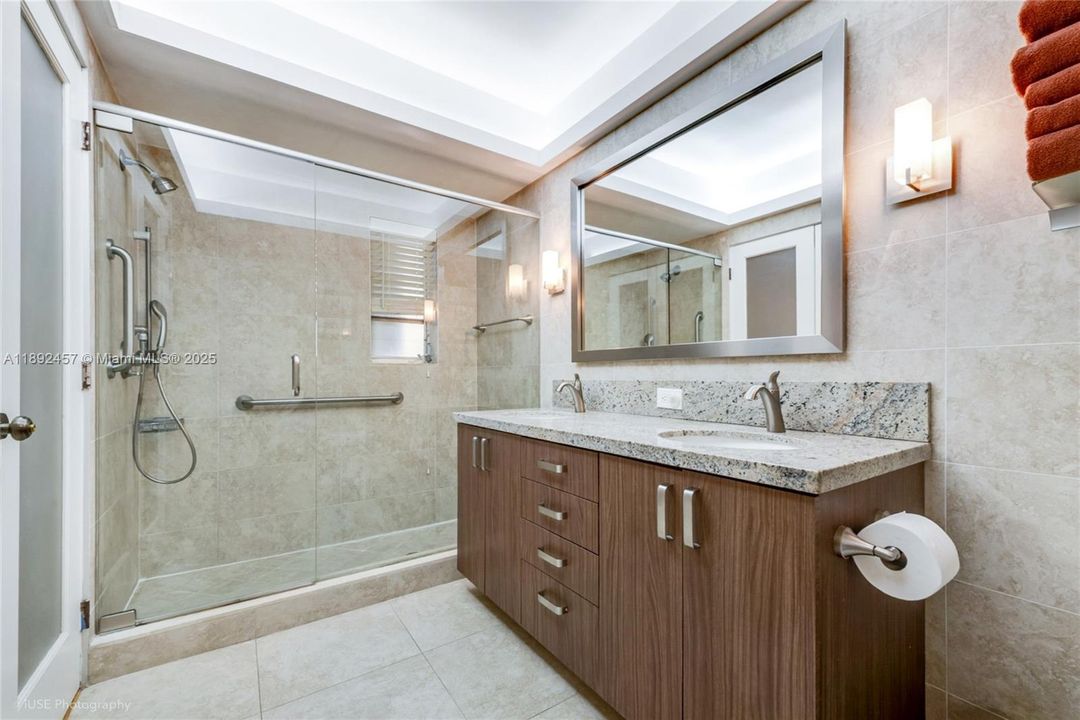 Recently Sold: $1,749,000 (5 beds, 3 baths, 2599 Square Feet)