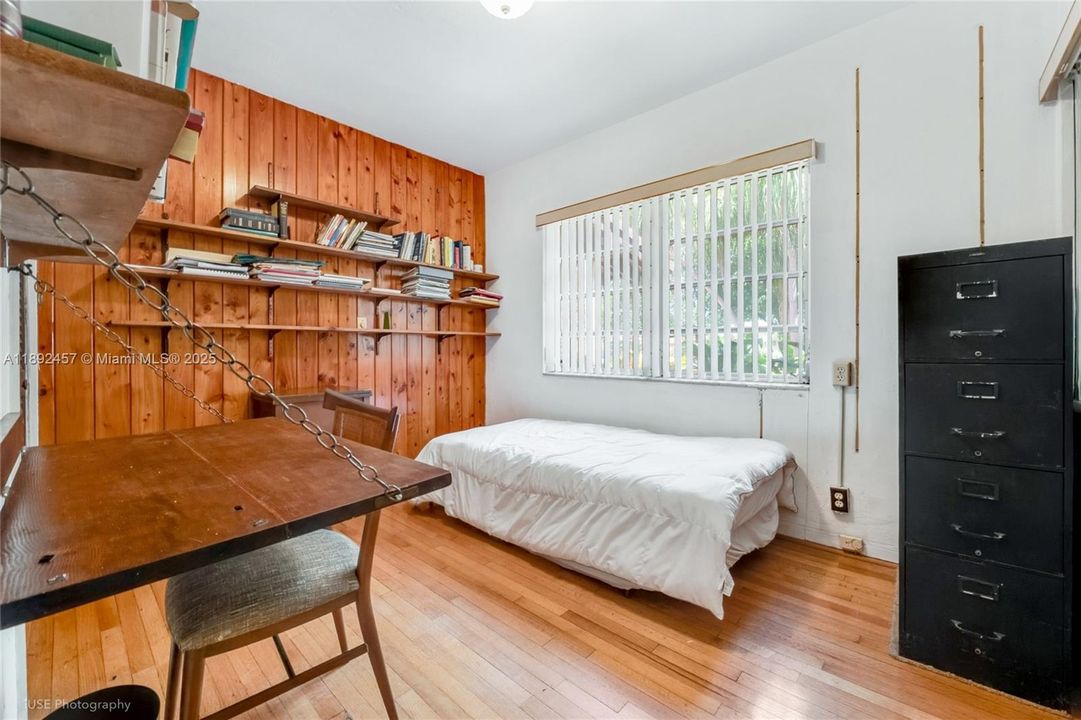 Recently Sold: $1,749,000 (5 beds, 3 baths, 2599 Square Feet)