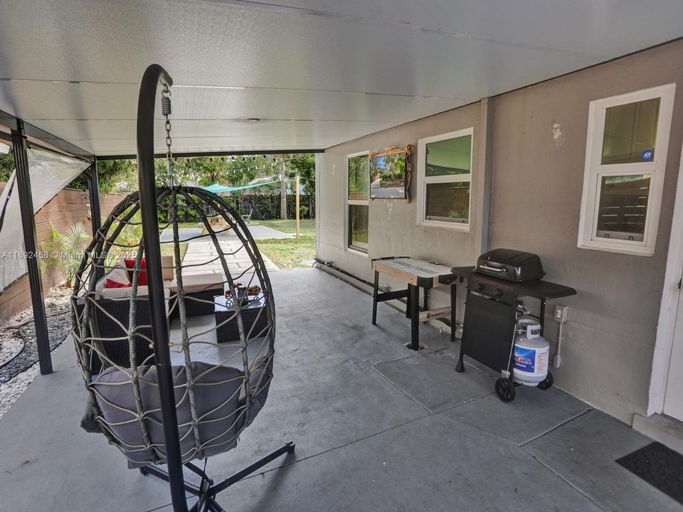 待售: $520,000 (2 贝兹, 1 浴室, 984 平方英尺)